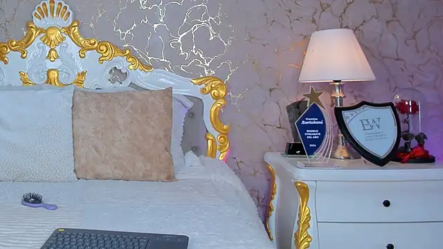 ScarlettWallace online show from 03.13.25