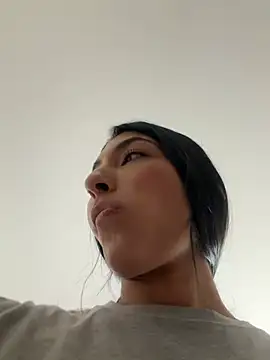 AshleyG 222 online show from 04.21.26