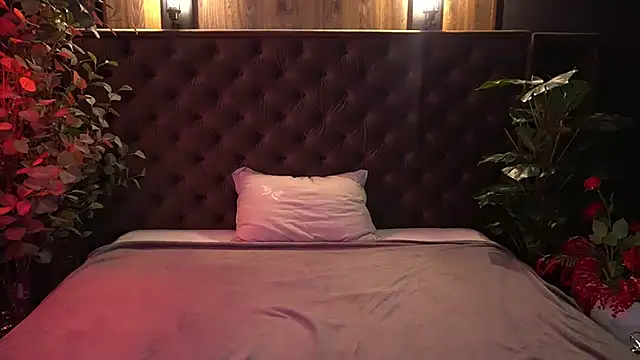 WildKittenX  online show from 04.21.26