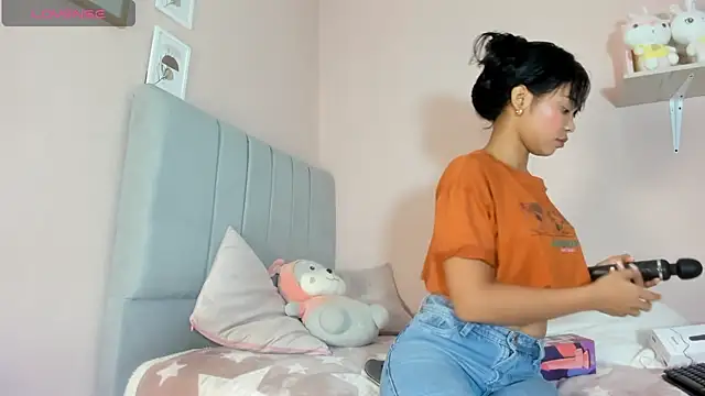 mary cute9 online show from 11.19.25