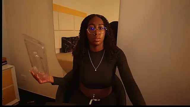 Qeen blackk online show from 12.16.25