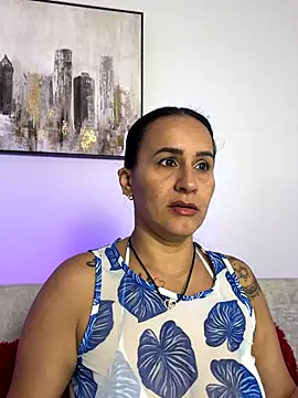 Sara Charmy online show from 11.05.25