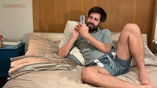 Snapshot of GunnarReed chatting on 10.01.25 GunnarReed online show from 10.01.25