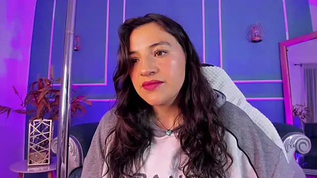 TaraTaylorr online show from 09.18.25