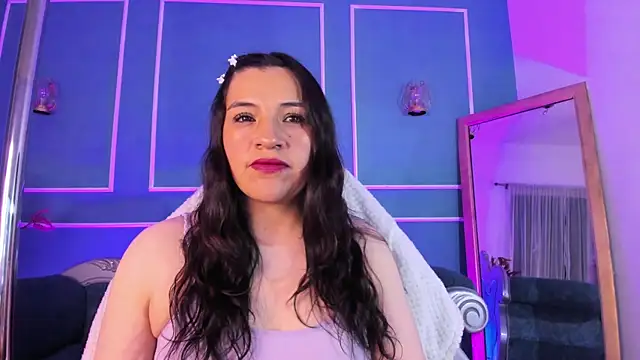 TaraTaylorr online show from 10.07.25