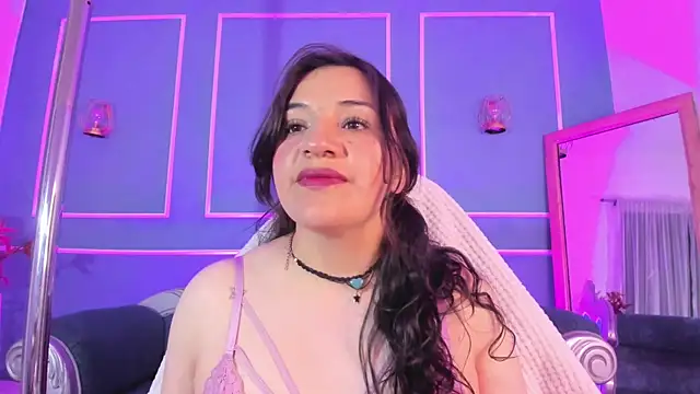 TaraTaylorr online show from 10.18.25