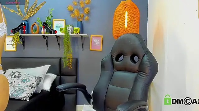 yessila parker online show from 04.04.26