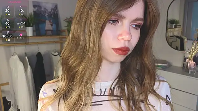 Snapshot of AmityDilley chatting on 03.08.25 AmityDilley online show from 03.08.25