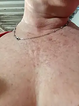 Snapshot of Sexy-Woman-Mature chatting on 12.18.25 Sexy-Woman-Mature online show from 12.18.25