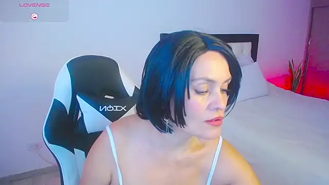 CarolinneFiotti online show from 10.18.25