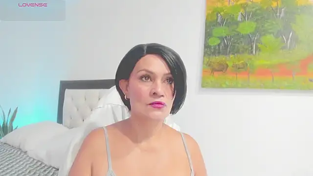 Snapshot of CarolinneFiotti chatting on 02.12.26 CarolinneFiotti online show from 02.12.26