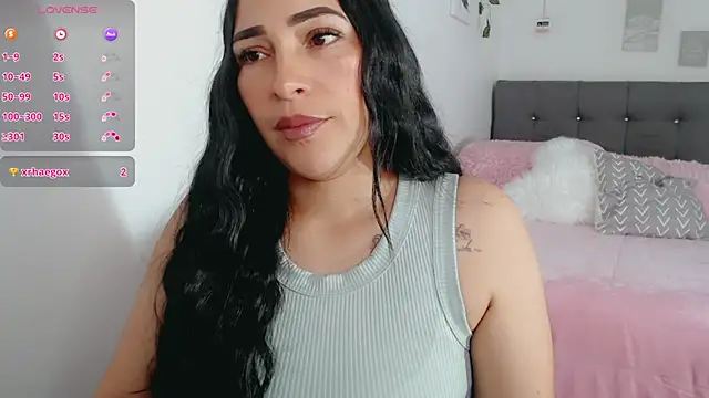 luna lgomez  online show from 02.20.26