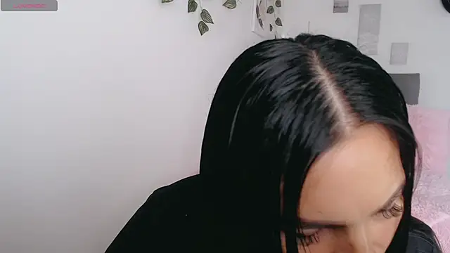 luna lgomez  online show from 02.22.26