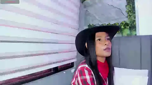 Fernanda liie  online show from 10.14.25