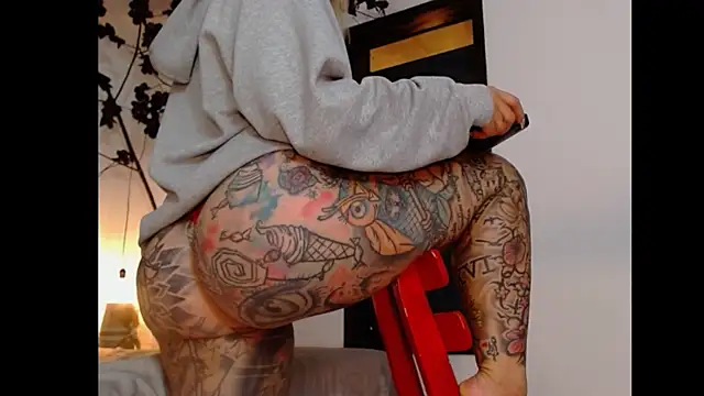 Sara Valkyri online show from 03.18.25