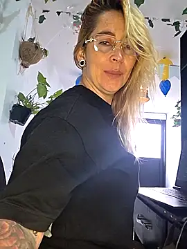 Sara Valkyri online show from 02.21.26