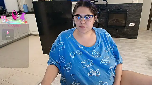 Layla- online show from 04.19.26