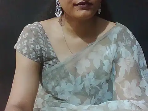 Snapshot of sugandha_bhabhi chatting on 06.17.26 sugandha bhabhi online show from 06.17.26