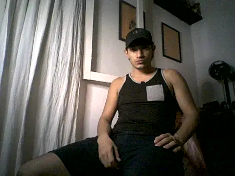 Snapshot of Re7ina chatting on 02.27.25 Re7ina online show from 02.27.25
