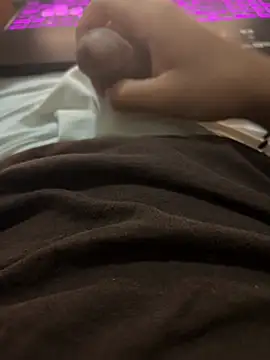 Snapshot of yeezy2819 chatting on 02.27.25 yeezy2819 online show from 02.27.25