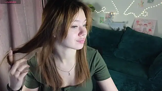 Snapshot of meow_mellie chatting on 10.11.25 meow mellie online show from 10.11.25