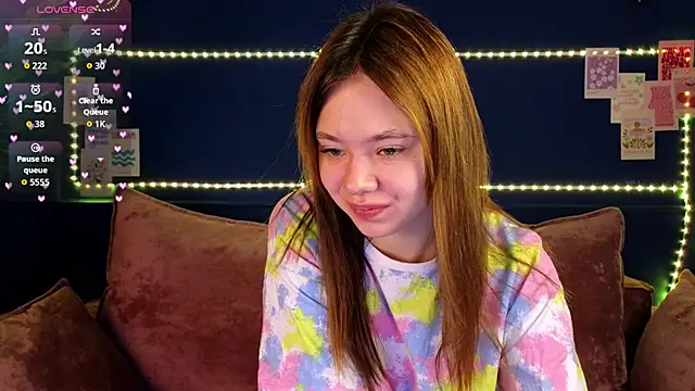 Snapshot of meow_mellie chatting on 10.20.25 meow mellie online show from 10.20.25