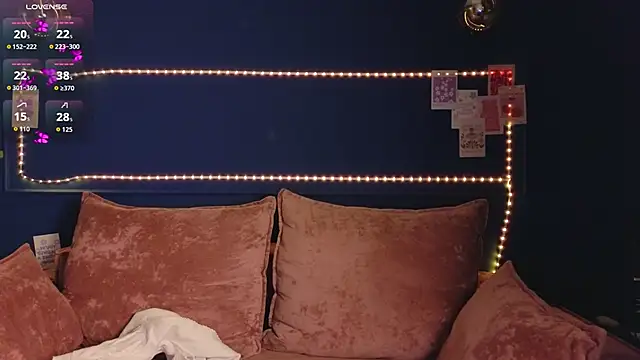 Snapshot of meow_mellie chatting on 11.13.25 meow mellie online show from 11.13.25