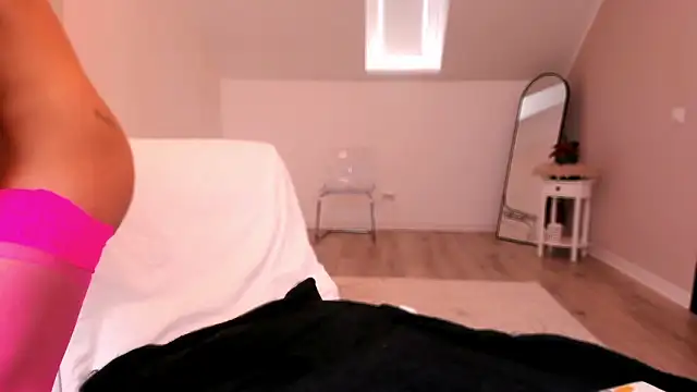 Snapshot of SabrinaSky chatting on 03.21.25 SabrinaSky online show from 03.21.25