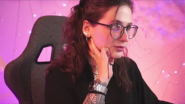 OliviaMcClean online show from 03.19.25