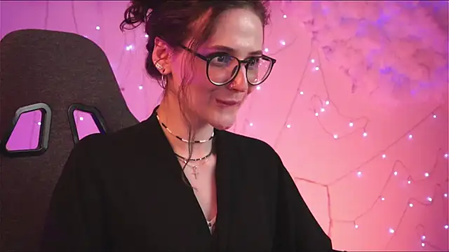 OliviaMcClean online show from 03.19.25