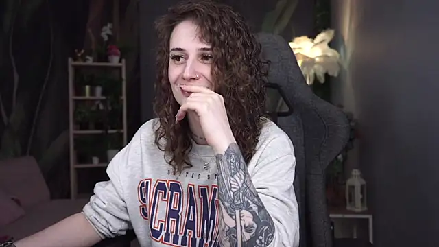 OliviaMcClean online show from 04.30.26