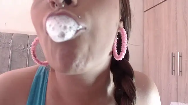 nicollewayne10 online show from 04.24.26