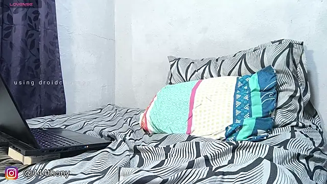 Snapshot of Thony444 chatting on 11.05.25 Thony444 online show from 11.05.25