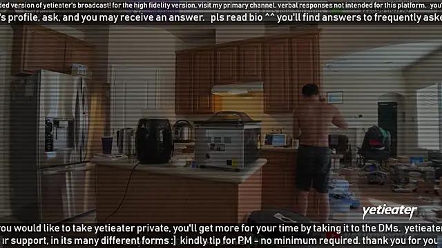 Snapshot of yetieater chatting on 12.15.24 yetieater online show from 12.15.24