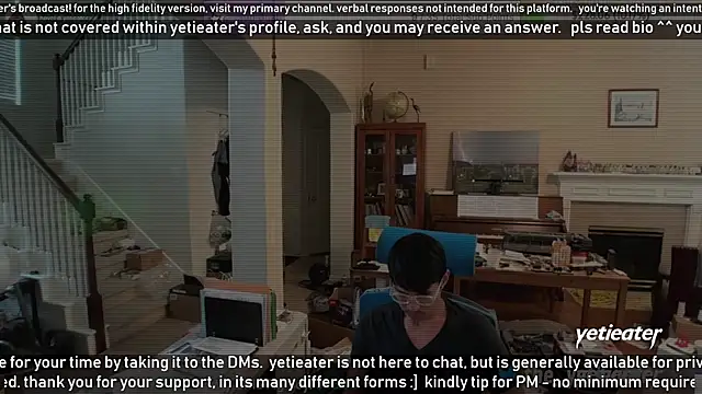 Snapshot of yetieater chatting on 12.23.24 yetieater online show from 12.23.24