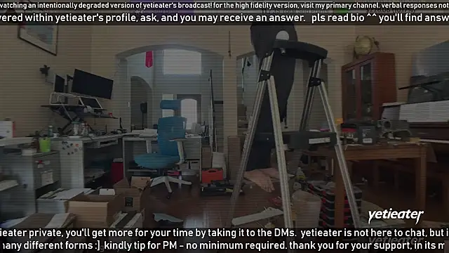 Snapshot of yetieater chatting on 01.03.25 yetieater online show from 01.03.25