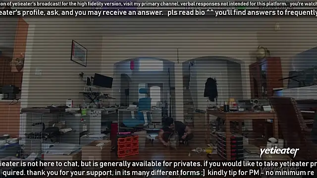 Snapshot of yetieater chatting on 01.06.25 yetieater online show from 01.06.25