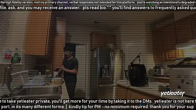 Snapshot of yetieater chatting on 02.11.25 yetieater online show from 02.11.25