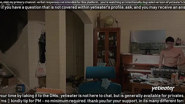 Snapshot of yetieater chatting on 02.16.25 yetieater online show from 02.16.25