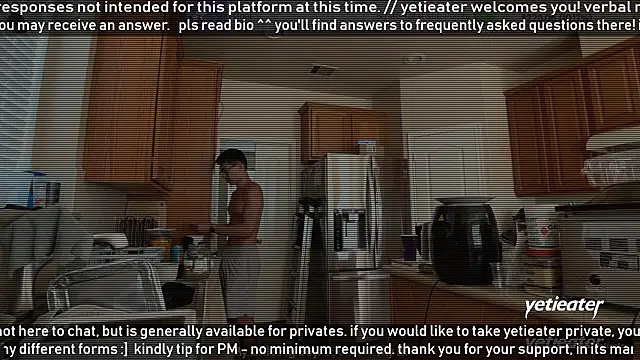 Snapshot of yetieater chatting on 02.10.26 yetieater online show from 02.10.26