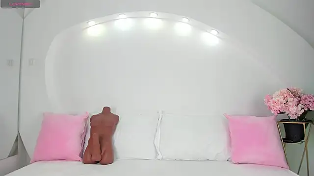 ValeriMilton online show from 10.20.25