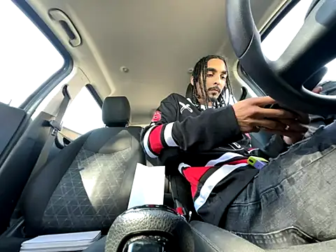 Snapshot of bigjayy1000 chatting on 10.31.25 bigjayy1000 online show from 10.31.25