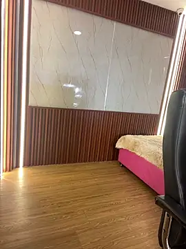 Snapshot of PinkyMoon chatting on 12.19.25 PinkyMoon online show from 12.19.25