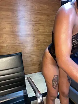 Snapshot of PinkyMoon chatting on 03.02.26 PinkyMoon online show from 03.02.26