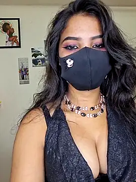 Snapshot of Noor-Bold chatting on 11.29.25 Noor-Bold online show from 11.29.25