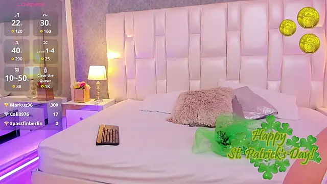 ArianaaGrace online show from 03.17.25