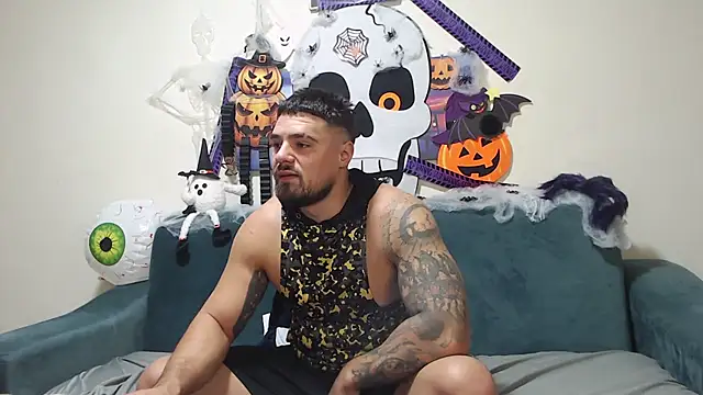 Tiberius hunk online show from 10.27.25