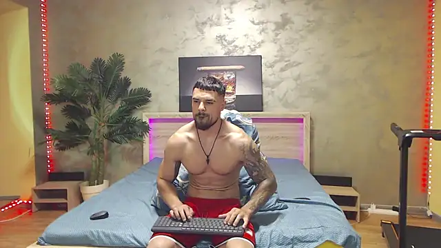Snapshot of Tiberius_hunk chatting on 06.06.26 Tiberius hunk online show from 06.06.26