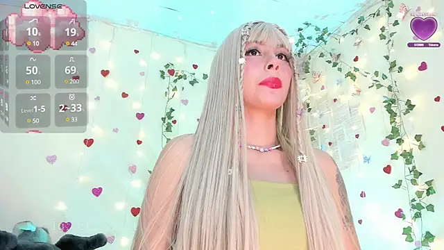 Snapshot of elizabeth_jiing chatting on 03.17.25 elizabeth jiing online show from 03.17.25