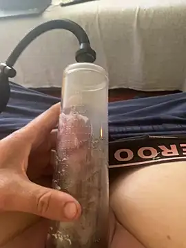 Snapshot of pussyslay342 chatting on 10.04.25 pussyslay342 online show from 10.04.25